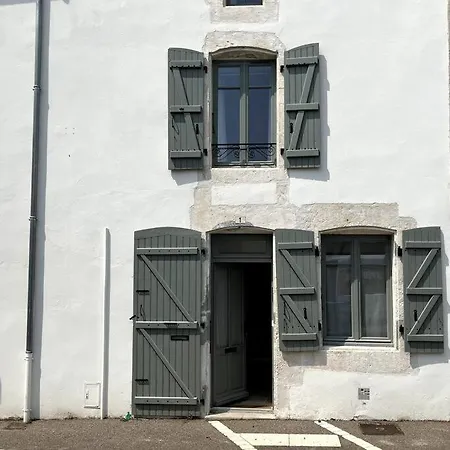 Jardin Cache Au Coeur Du Village *